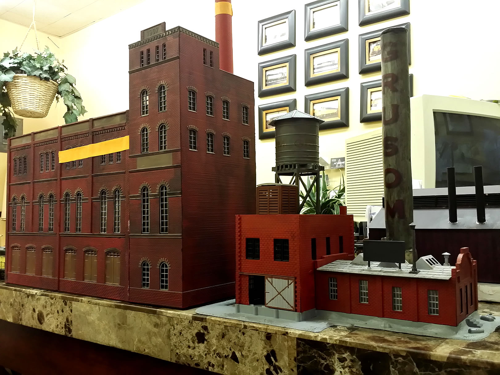 Heljan B807 Brewery